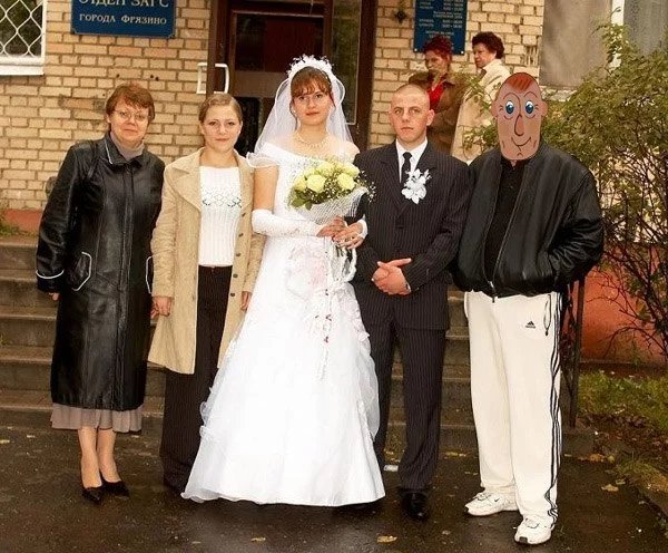 UoMAovzDZo8.webp