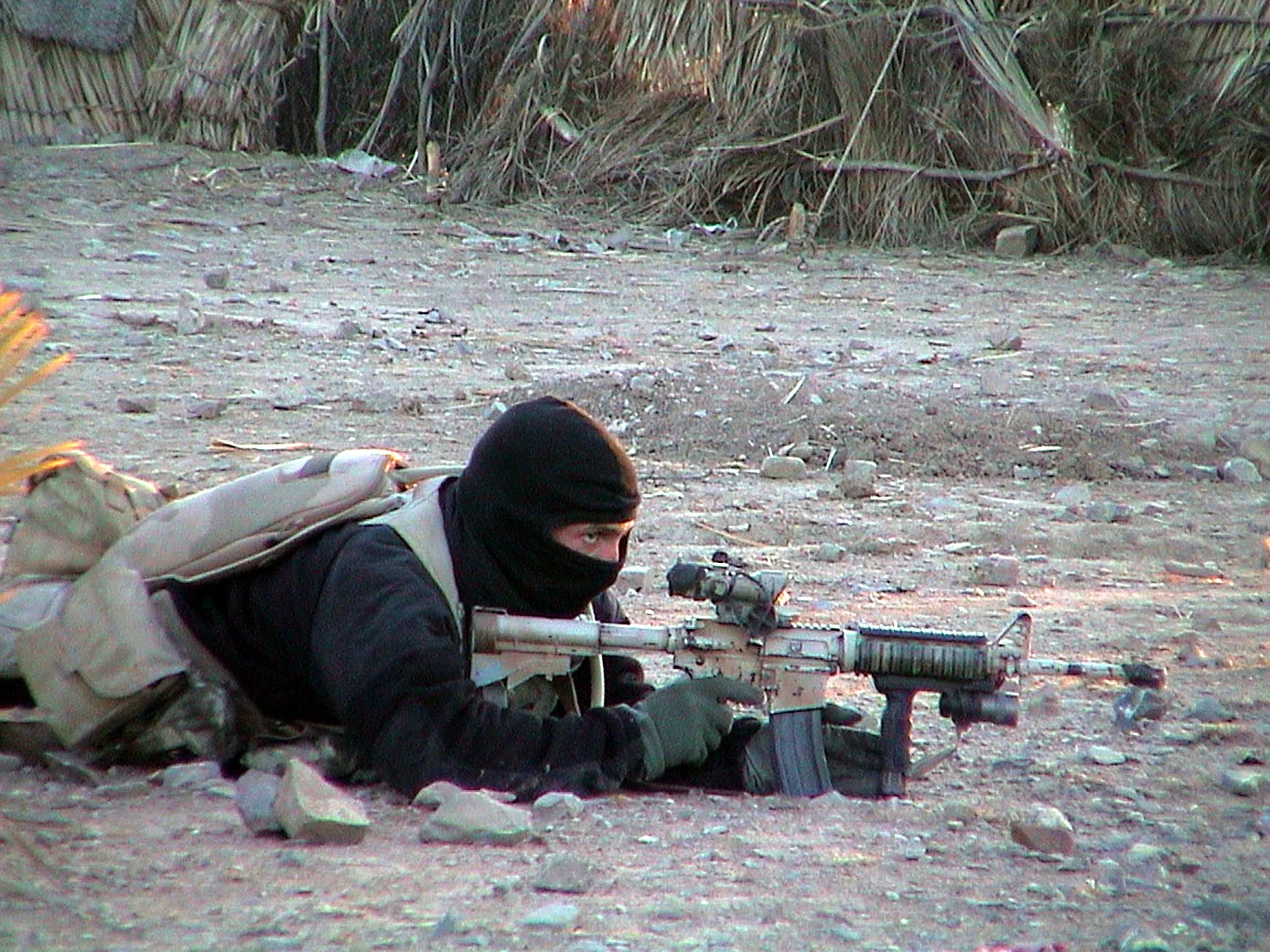 US_Navy_SEAL_team_member_in_Afghanistan_2002.webp
