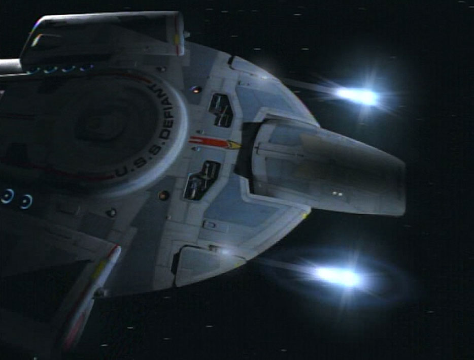 USS_Defiant_firing_quantum_torpedoes.jpg