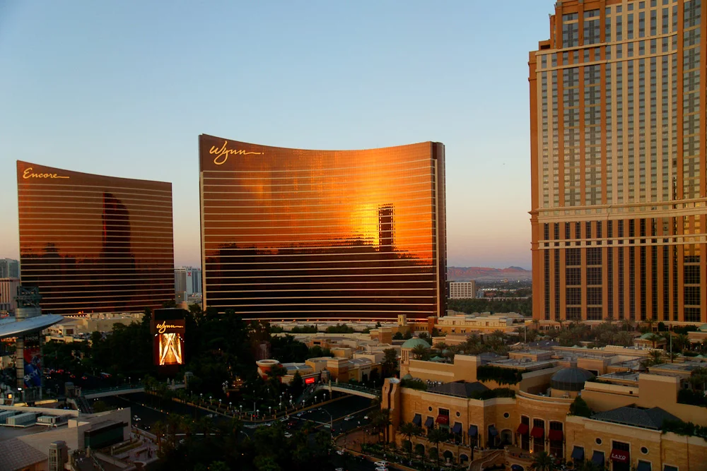 vegas4.webp