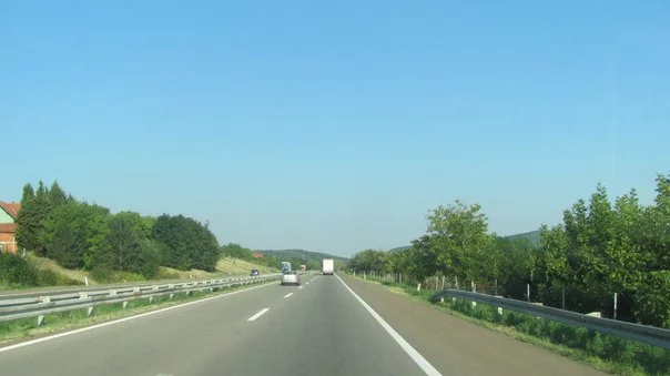 vOJhaPNHGXI.webp