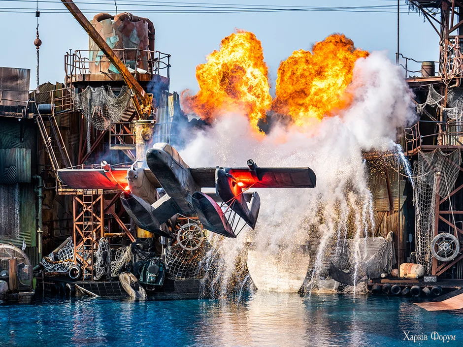 waterworld-—-plane-1.webp