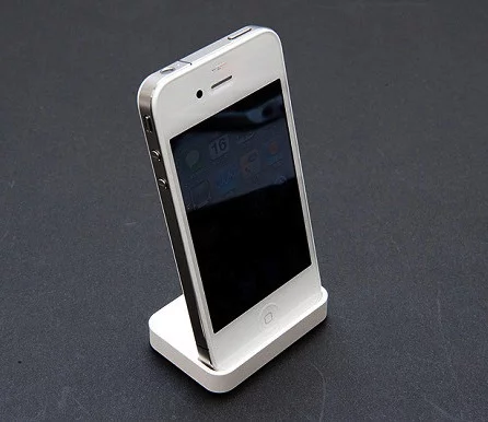 white_iphone_4_dock.webp