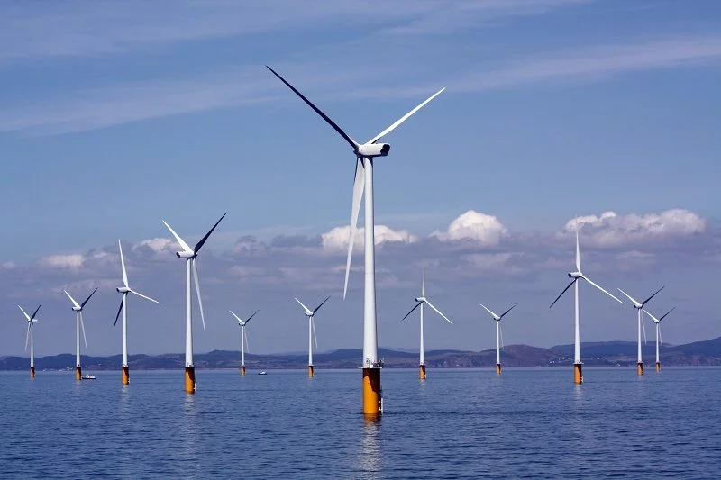 Wind-Turbine-at-Robin-Rigg.webp