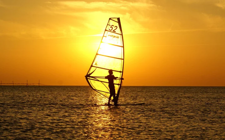 windsurfing-na-zakate.webp