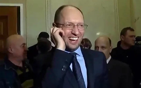 yatsenyuk-telefon.webp