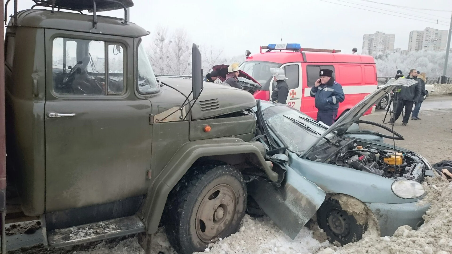 Yj18fSO5slI.webp