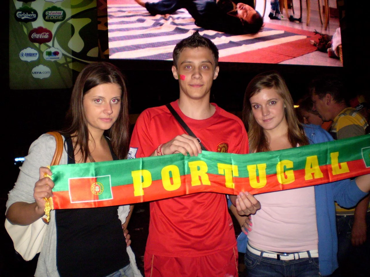 ytluyIzljrk.webp