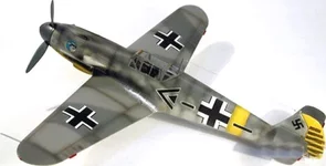 podarochnyy_nabor_zvezda_nemetskiy_istrebitel_messershmitt_bf-109f-2_1_48_4802p.webp