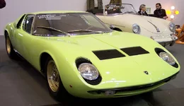 Lamborghini_Miura_S_green_vr_1968_TCE.webp