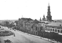 800px-Buildings_at_Nikolaevskaya_Square_in_Kharkov_circa_1900.jpg