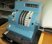 sovetskii-kassovyi-apparat-a1t-4-400-2.webp