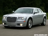 Chrysler_300C_SRT-8_2005_5.webp