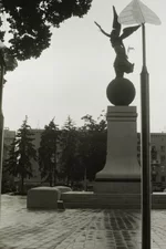 SIVcCqpaVO0.webp