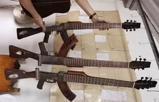 Гитара 2-kalashnikovy.jpg