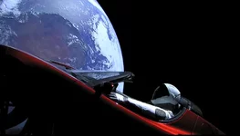  в космосе.webp