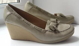 кожаные туфли Clarks на танкетке, размер 38 за 380 грн.