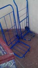 или обменяю две тачки(тележка и кравчучка)