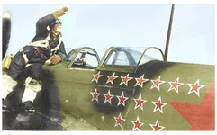 .С.С. Николай Козлов у своего Як-1б, 1943 год..webp