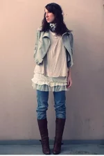 h-m-shirt-white-zara-dress-blue-bershka-jeans-_400.webp