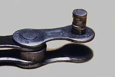 chain_wornpin.webp