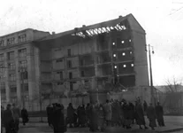 дом упал 60х.jpg