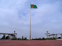 800px-Ashgabat-Flagpole-2015.jpg