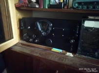 Антикварный радиоприемник