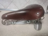 продам амортизированное абсолютно новое кожаное вело седло типа "brooks"