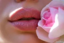 depositphotos_518268564-stock-photo-close-up-photo-of-womans.webp