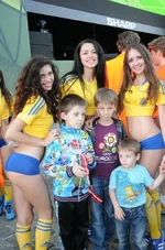 bvCEqKuSUuk.webp