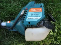 68362923_2_644x461_benzinoviy-trimmer-sturm-bt8928l-fotografii.webp