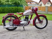 jawa-250-pérák-07.webp