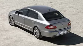 Skoda_Superb_2009_2.webp