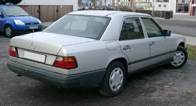 Mercedes_W124_rear_20080115.webp