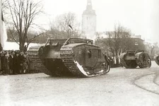 EST-Tanks-Mark_V-On_the_Republics_anniversary_parade_(24.02.1925).webp
