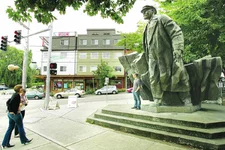 lenin-statue-arts-20110614f.webp