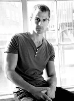 kinopoisk_ru-Theo-James-2284141.webp