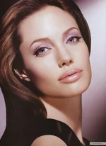 angelina-jolie-881776.jpg