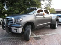 toyota-tundra-diesel-dually-at-sema-2008.webp