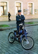 r003-028.webp