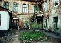 r001-004+.webp