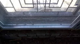 11_window_04.webp