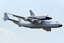 250px-Antonov_An-225_with_Buran_at_Le_Bourget_1989_Manteufel.jpg