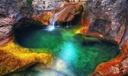  каньон Крыма. Ванна молодости.webp