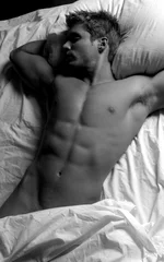 1226235929_068_man_for_woman.jpg