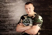 24084409.webp
