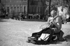 DSC_4512-bw-800-with-signature.webp